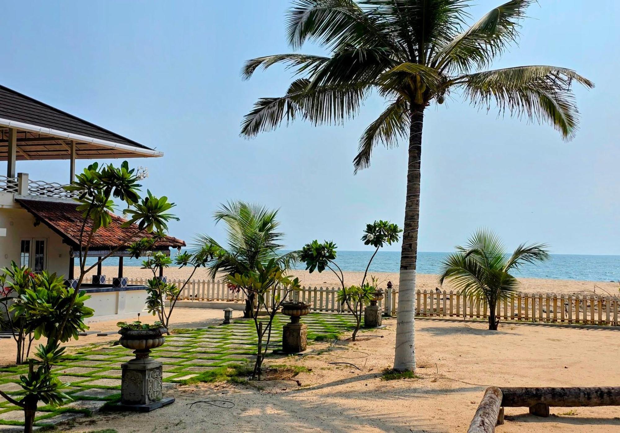 Ether Marari Beachfront Mararikulam Exterior photo