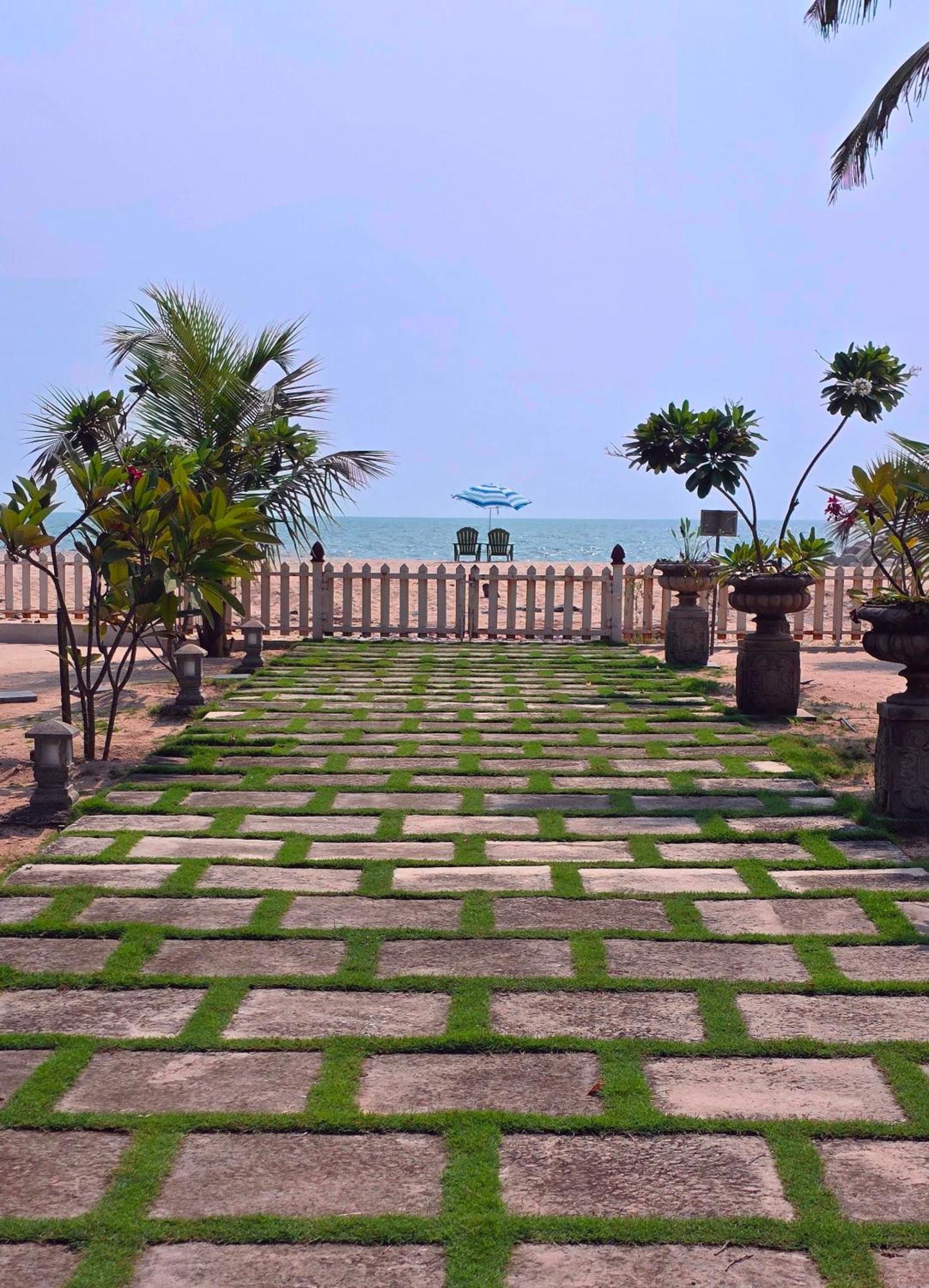 Ether Marari Beachfront Mararikulam Exterior photo
